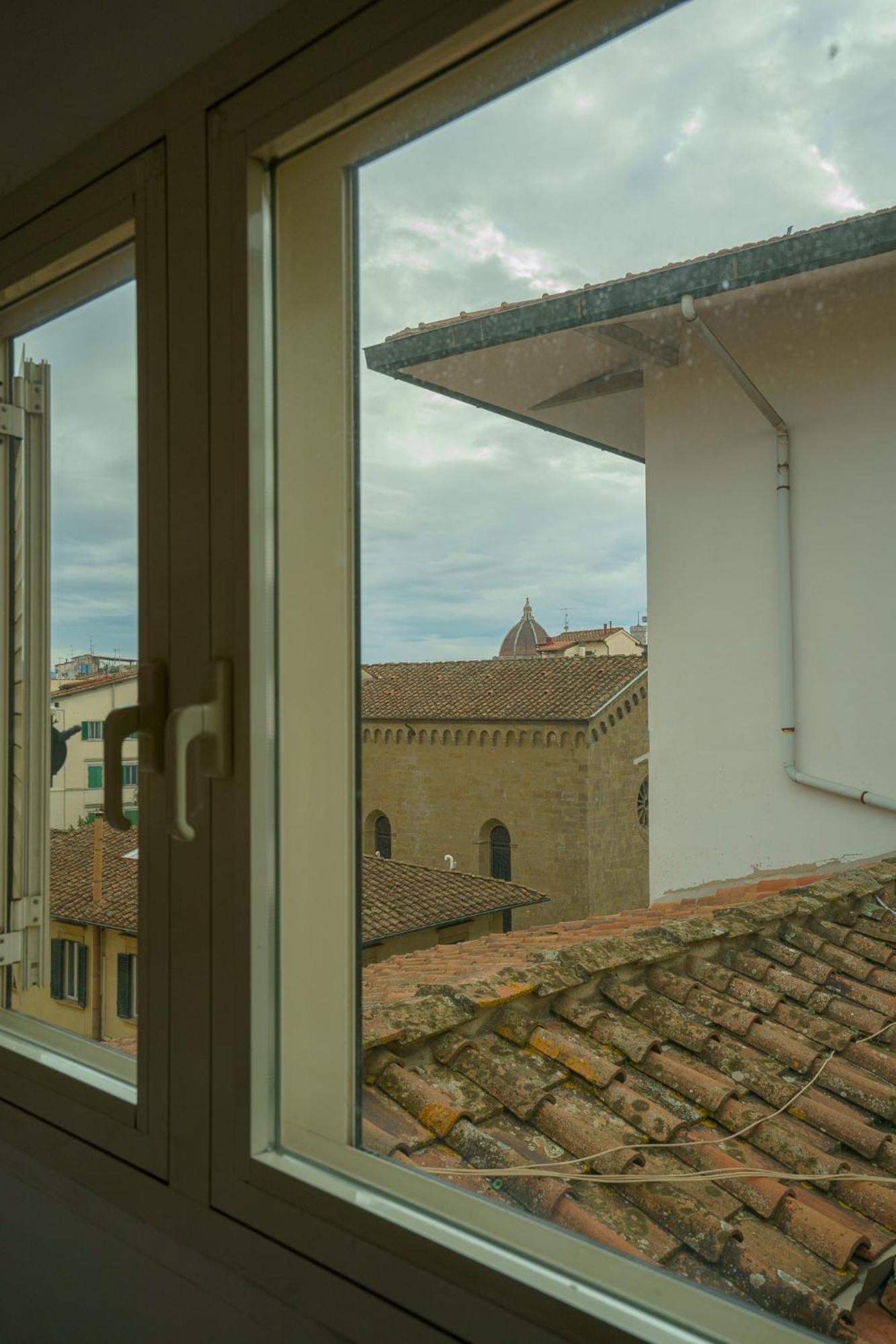 Tranquil Suite Near Museums And Train Station Florença Exterior foto